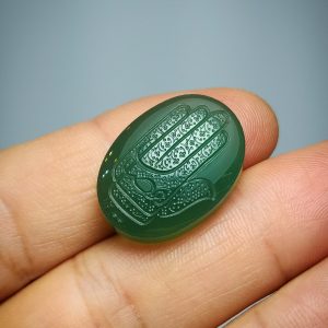 نگین عقیق سبز حکاکی شده